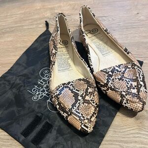 Tan Snakeskin Patterned Rollasole Flats - Size XL